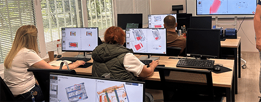 Simfox CBT training using a single view baggage scanner simulator. Renful image.